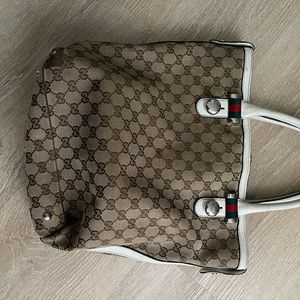 Authentic Gucci gg logo shoulder bag